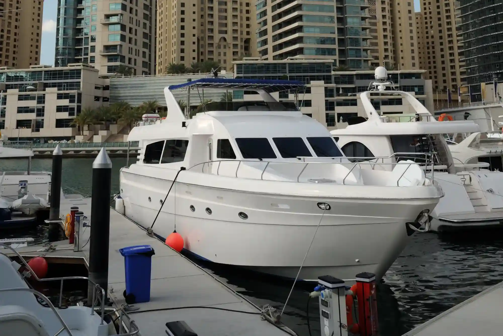 Guide to Yacht Rental Dubai and Beyond